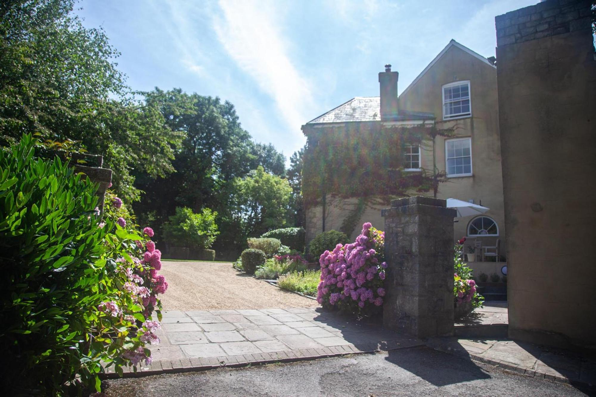 Clemenstone House B&B Cowbridge Esterno foto