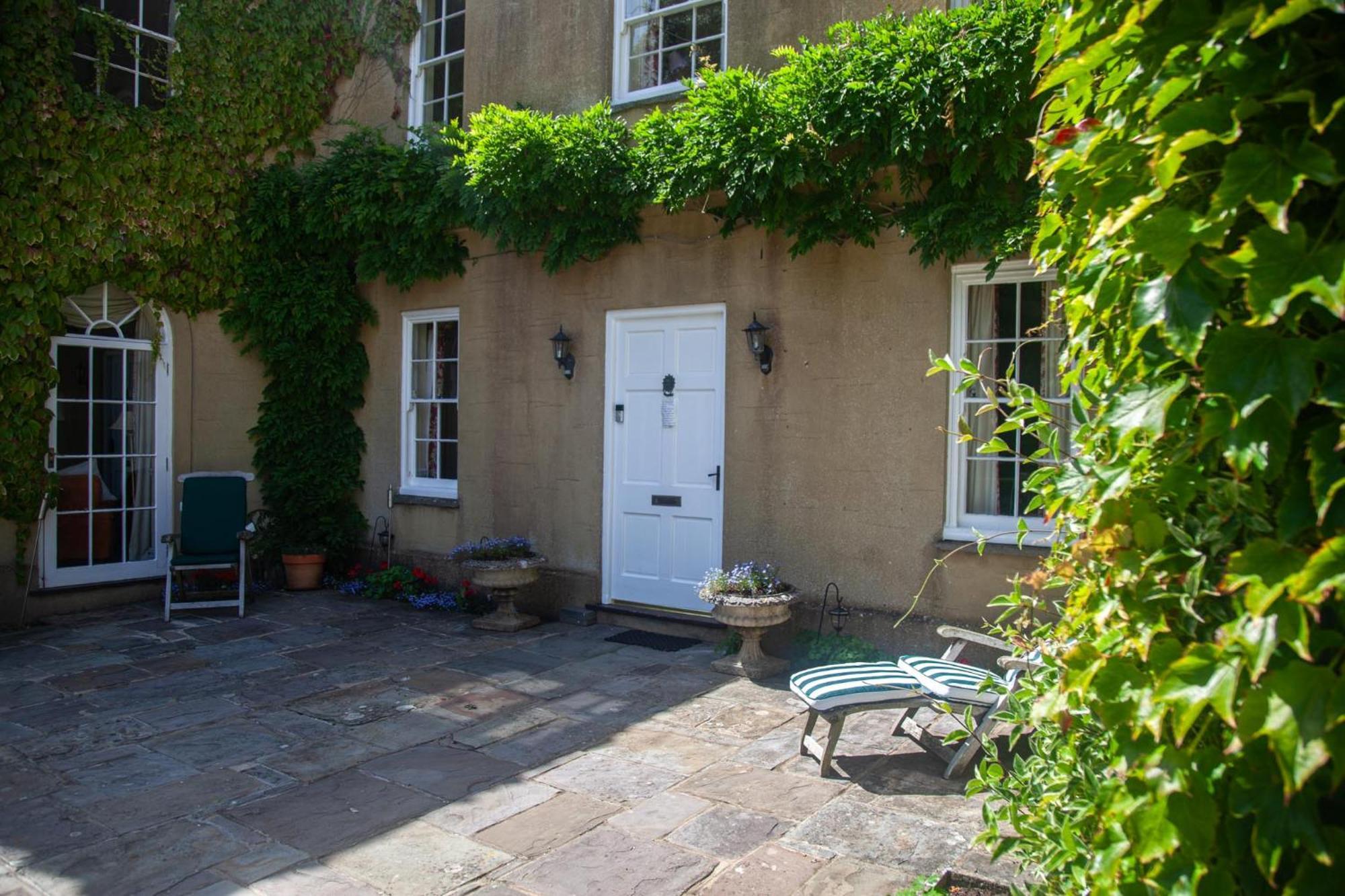 Clemenstone House B&B Cowbridge Esterno foto